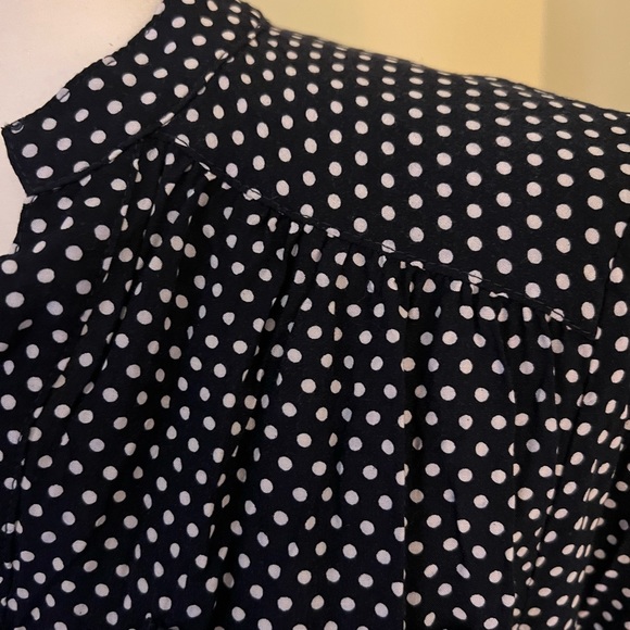 Market & Spruce beautiful Navy and white dot blouse Large - Picture 8 of 12